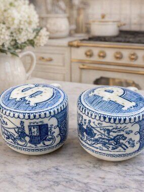 Royal China Currier & Ives Ceramic Salt and Pepper Shakers Vintage Ceramic Set